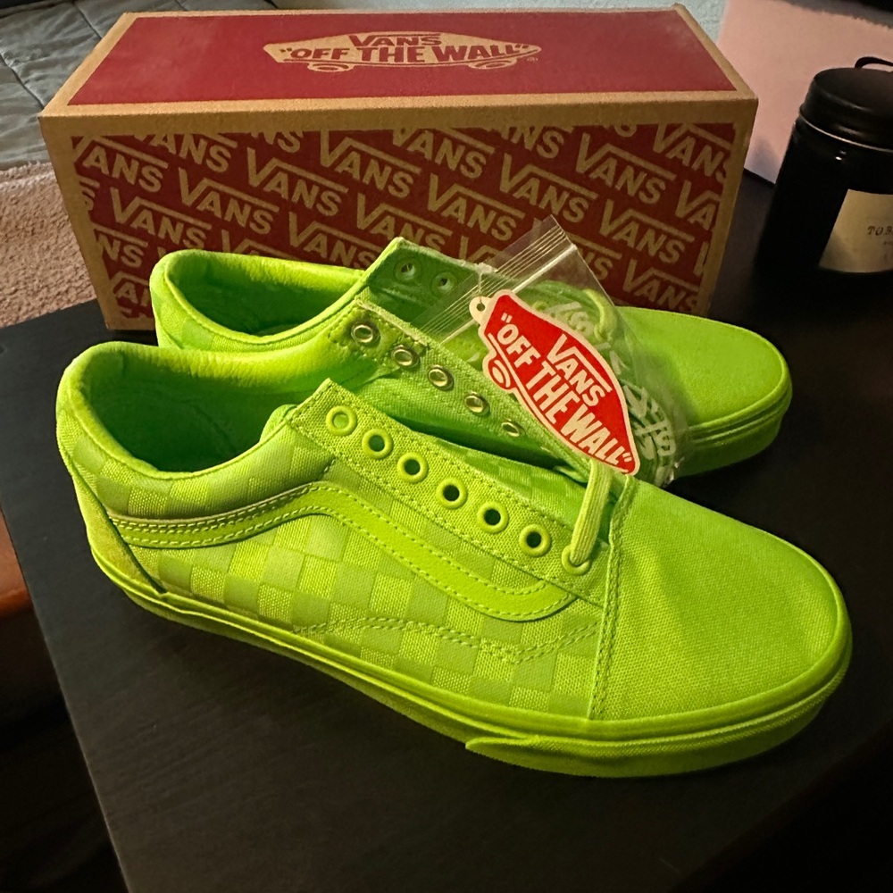 New in box Vans unisex monocheck Green Gecko shoes in men’s 7.5/womens size 9